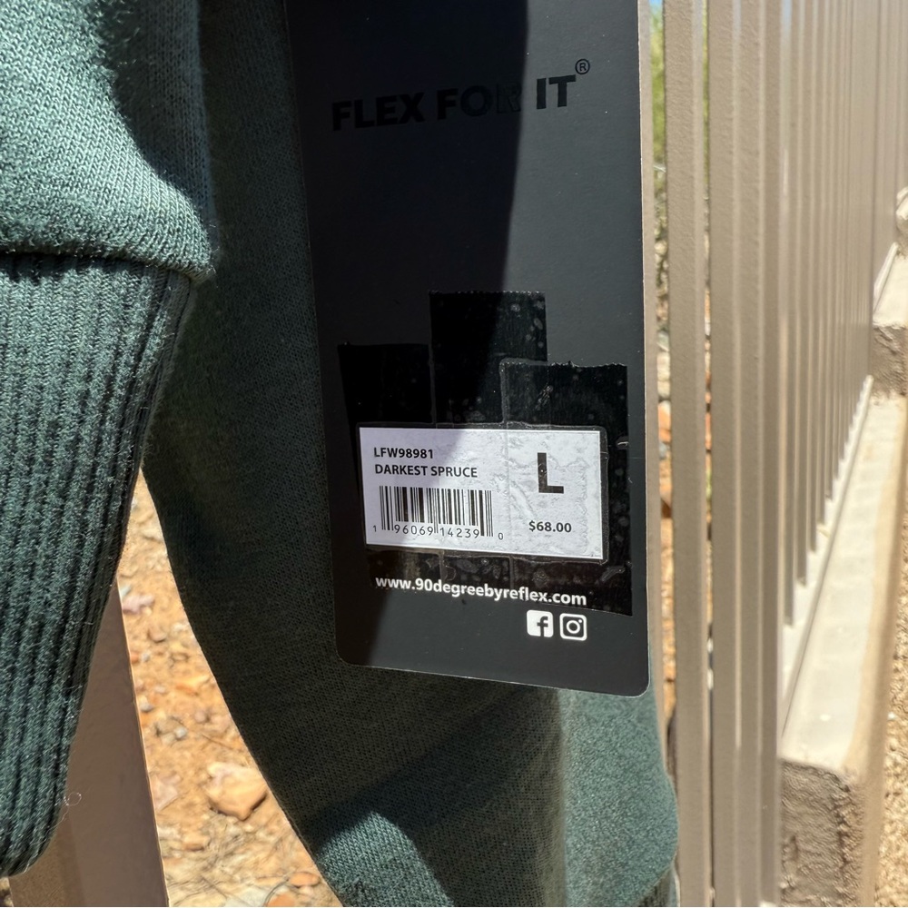⬇️💲90 Degree By Reflex NWT Darkest Spruce Green Hoodie - Picture 2 of 10
